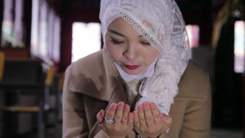 Berhijab di Tiongkok, Muslimah Ini Dikatai Gila Berhijab di Tiongkok, Muslimah Ini Dikatai Gila