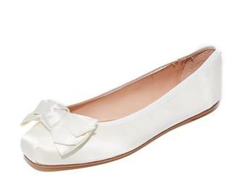 5 Sepatu Flat Cantik yang Nyaman Dipakai Pengantin di Hari Pernikahan 5 Sepatu Flat Cantik yang Nyaman Dipakai Pengantin di Hari Pernikahan