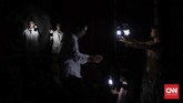 Lakon yang disutradarai Rudolf Puspa, berkisah tentang tiga orang sahabat yang bertemu kembali untuk berpetualang mencari harta karun. (CNN Indonesia/Agniya Khoiri)