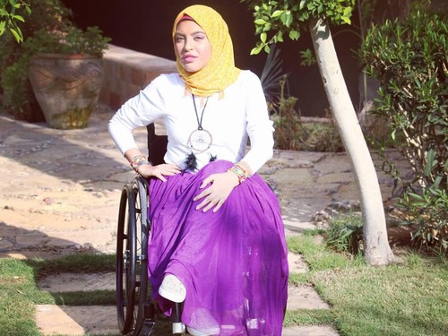 Rania Roushdy, Hijabers Cantik yang Berjuang Jadi Model di Atas Kursi Roda Rania Roushdy, Hijabers Cantik yang Berjuang Jadi Model di Atas Kursi Roda