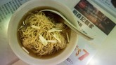 Semangkuk mi tradisional dibanderol pada kisaran harga 30 dolar Hong Kong, atau setara Rp51 ribu. Mi adalah salah satu makanan termurah di Hong Kong. (AFP PHOTO / Dale DE LA REY)