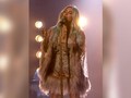 Ke$ha Pakai Gaun Buatan Desainer Indonesia Sebastian Gunawan