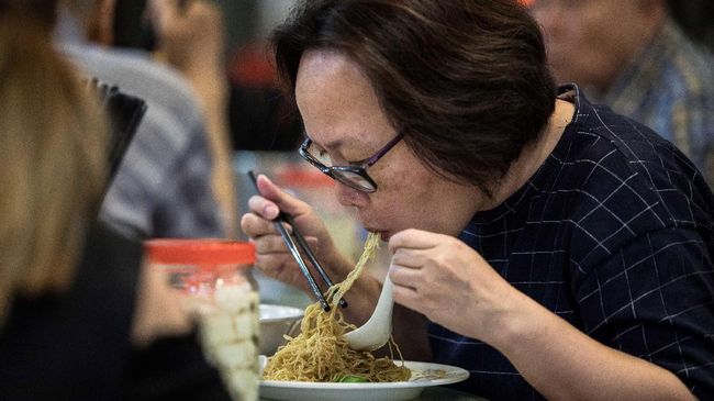 Uniknya Bihun Ajaib yang Bisa Berubah Warna