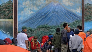 Gunung Semeru Status Waspada, Pos Pendakian Masih Dibuka