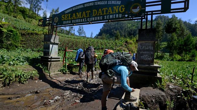 Dibuka 4 April Pendakian Semeru Dibatasi Sampai Kali Mati