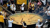 Skandal itu membuat jumlah pengunjung festival menurun drastis, dari semula 7000 orang pada tahun lalu menjadi 1000 orang di tahun ini. (AFP PHOTO / JOHN THYS)