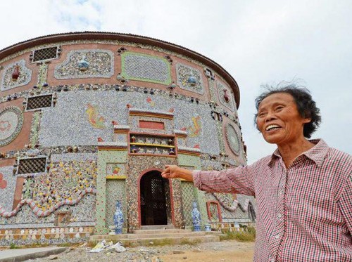 Wanita 86 Tahun Ini Rela Habiskan Rp 12 Miliar Bangun Istana Keramik Wanita 86 Tahun Ini Rela Habiskan Rp 12 Miliar Bangun Istana Keramik