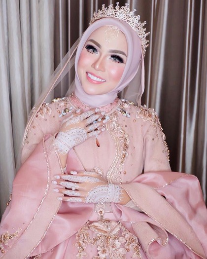 Inspirasi Model Hijab Pengantin Untuk Tampil Glamor Di Pesta Pernikahan