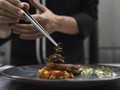 Sajian Ekstrem Serangga Saus Pesto di Bangkok