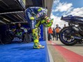 Valentino Rossi Tinggalkan Rumah Sakit