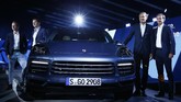 Cayenne kabarnya akan dibanderol mulai 65.700 dolar AS dan 82.900 dolar AS untuk tipe Cayenne S. Keduanya diharapkan segera sambangi pasar AS pada pertengahan 2018. (REUTERS/Michaela Rehle)