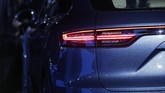 Porsche mengklaim SUV-nya bisa mencapai kecepatan 60mph dalam waktu 5,6 detik dengan kecepatan tertinggi 152mph. Sementara model S bisa mencapai 60mph dalam 4,6 detik dan catatan kecepatan tertinggi 164mph. (REUTERS/Michaela Rehle)