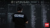 Di Ketapang, terdapat juga sebuah tempat rehabilitasi orang utan bernama Yayasan Inisiasi Alam Rehabilitasi Indonesia (YIARI). Dari 2011, mereka telah menyelamatkan sekitar 111 orangutan.