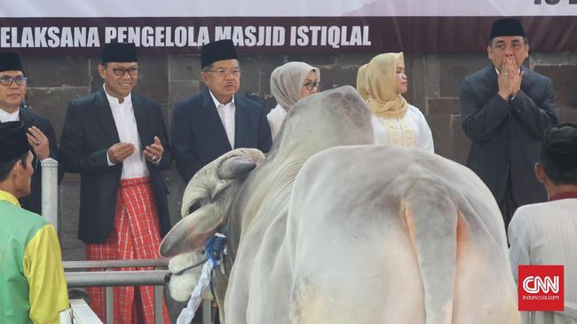Istiqlal Bagikan 5 Ribu Kantung Daging Kurban