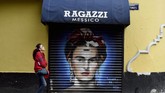 Lukisan seniman Frida Kahlo merupakan salah satu di antaranya. (AFP/Alfredo Estrella)