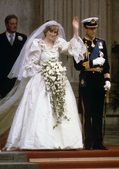 5 Detail Tersembunyi di Gaun Pernikahan Putri Diana yang 