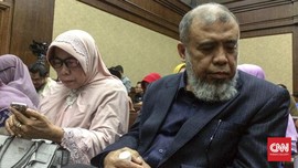 Jelang Vonis Kasus Suap, Patrialis Akbar Banyak Berdoa