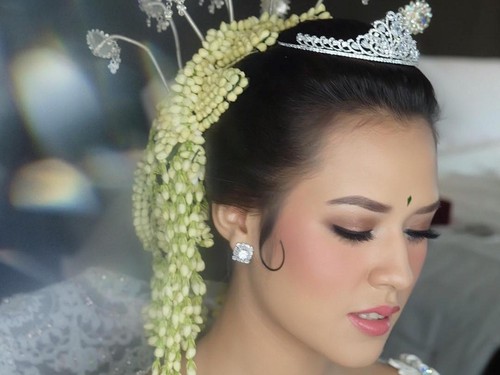 Makeup Tidak Manglingi Saat Menikah Alasan Raisa Ternyata 