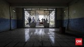 Rivalitas yang tinggi antara suporter Persita dan Persikota seringkali berujung dengan bentrokan. Bahkan sempat memakan korban jiwa . (CNN Indonesia/Adhi Wicaksono)
