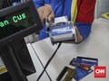 BI Bakal Tindak Toko yang Pungut Biaya Gesek Kartu Nasabah