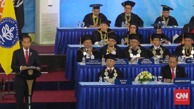 Jokowi Sindir Lulusan IPB Banyak Kerja di Bank daripada Sawah