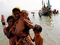 Kisah Ayah Rohingya saat Anak Tertembak dan Keluarga Terjebak