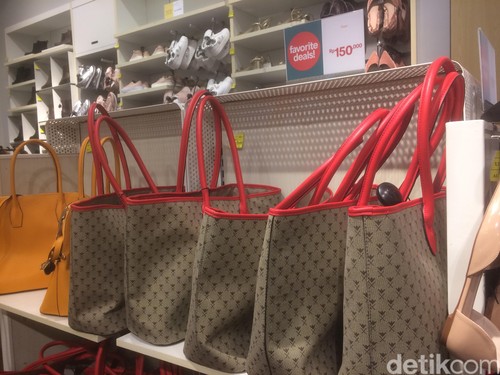 H&M Diskon 50%, Tas Hingga Dress Mulai dari 150 Ribu H&M Diskon 50%, Tas Hingga Dress Mulai dari 150 Ribu