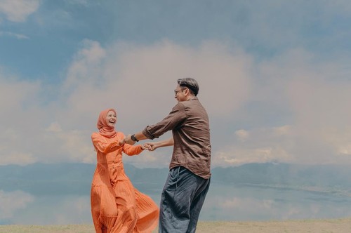 Makna Manis di Balik Foto Prewedding Bella yang Dilakukan 