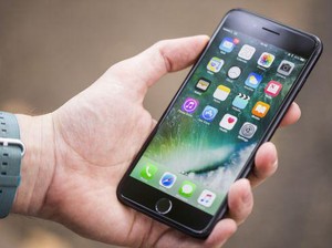 8 iPhone Ini Tidak Bisa Pakai WhatsApp dan YouTube Lagi