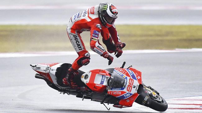Jorge Lorenzo, Dari Penakluk Rossi Jadi Penantang Marquez