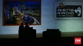 Teater Abang None (Abnon) mementaskan konser teatrikal bertajuk 'BABE, Muke Kampung Rejeki Kota' yang mengangkat kisah perjalanan hidup Benyamin Sueb, Jakarta (14/9). Teatrikal itu disutradarai oleh Agus Noor dan diproduseri oleh Maudy Koesnaedi. (CNN Indonesia/ Hesti Rika)