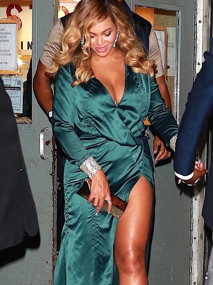 Pasca Melahirkan, Beyonce Kembali Tampil Seksi Pakai Gaun Harga Terjangkau Pasca Melahirkan, Beyonce Kembali Tampil Seksi Pakai Gaun Harga Terjangkau