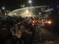 FOTO: Malam Genting Kala LBH Dikepung Massa