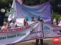Ratusan Pekerja PD Pasar Jaya Demo di Balai Kota