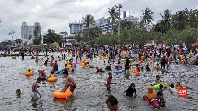 Pantai Ancol Masih Jadi Pilihan Wisata Warga Jakarta Pantai Ancol Masih Jadi Pilihan Wisata Warga Jakarta