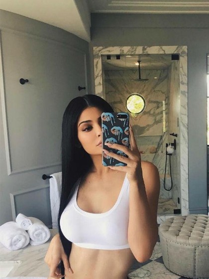 Lagi, Tersebar Foto Hamil Kylie Jenner yang Lebih Dari 6 Bulan Lagi, Tersebar Foto Hamil Kylie Jenner yang Lebih Dari 6 Bulan