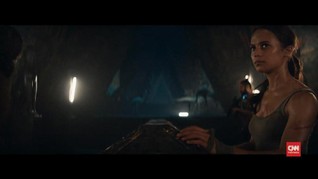 VIDEO: 'Lara Croft' Angelina Jolie Pindah ke Alicia Vikander