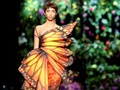 FOTO: Parade Gaun Bunga Moschino di Milan Fashion Week
