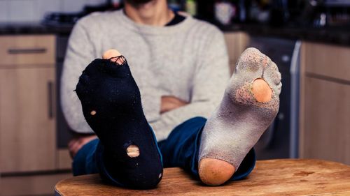 Idap Sindrom Langka, Pria-pria Ini Tak Pernah Bisa Pakai Sepatu Idap Sindrom Langka, Pria-pria Ini Tak Pernah Bisa Pakai Sepatu