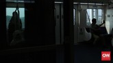 Rangkaian Skytrain bandara Soetta yang terdiri dari dua gerbong ini dapat mengangkut maksimal 176 penumpang sekali perjalanan. (CNN Indonesia/ Hesti Rika)