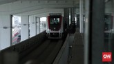 Kereta tanpa kemudi (Skytrain) telah resmi beroperasi mulai tanggal 17 September 2017 untuk menghubungkan terminal 3 Ultimate dan terminal Bandara Internasional Soekarno-Hatta (Soetta). (CNN Indonesia/ Hesti Rika)