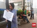 Menimbang Kenyamanan Trotoar Tanpa Keteduhan Pohon