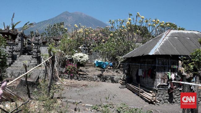 Gunung Agung Masih Awas, Masa Siaga Darurat Diperpanjang