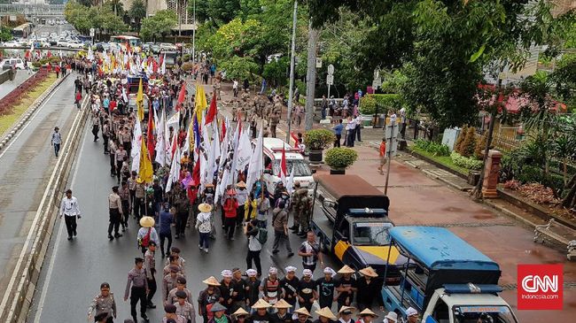 Petani Ngotot Ingin Bertemu Jokowi Langsung di Istana