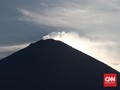 Rekahan Gunung Agung Semakin Besar