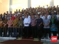 Jokowi Dorong Pelaku Industri Cicip Kopi Papua