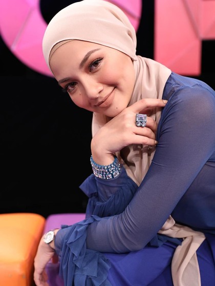 Aktris Malaysia Ini Jadi Brand Ambassador Berhijab Pertama Lancome Aktris Malaysia Ini Jadi Brand Ambassador Berhijab Pertama Lancome