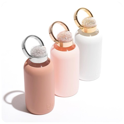 Botol Minum dengan Swarovski Rp 2,5 Juta Ini Terlalu Cantik Untuk Dipakai Botol Minum dengan Swarovski Rp 2,5 Juta Ini Terlalu Cantik Untuk Dipakai