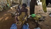 Kamp tersebut ditinggali sekitar 1.500 jiwa dengan kondisi yang memprihatinkan. (ANTARA Foto/Fanny Octavianus)