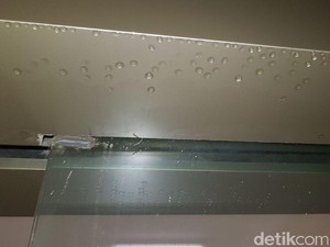 Atap Rumah Langganan Bocor Tiap Hujan? Begini Cara Atasinya